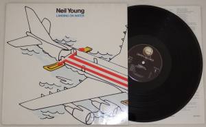 NEIL YOUNG Landing On Water (Vinyl)