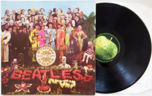 THE BEATLES Sgt. Pepper's Lonely Hearts Club Band (Vinyl)